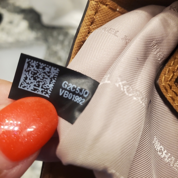 Michael Kors MK Brown Leather Bag Monogram Logo Crossbody Messenger EUC - Picture 11 of 16